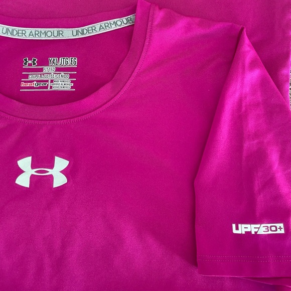 Under Armour Heat Gear Fitted UFP30+ Round neck Athletic Tee Purple SIze YXL - Picture 4 of 5